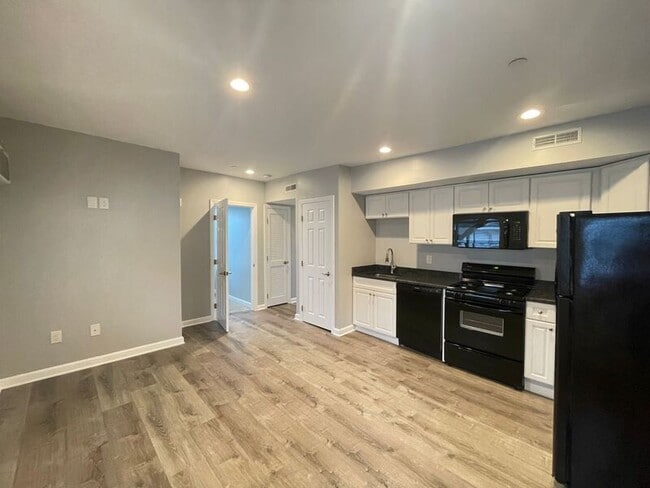Photo - 374 Amory St Unit #3