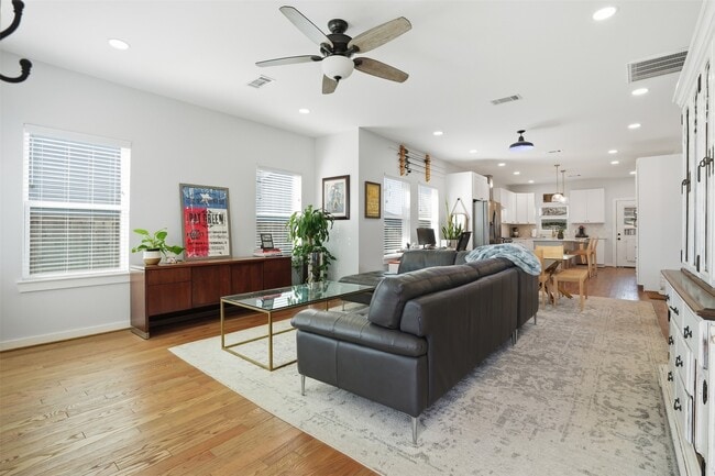 Photo - 2613 Lorraine St