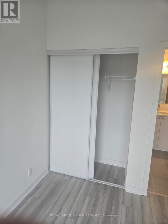 Photo - 51 Clarington Blvd Unité 105