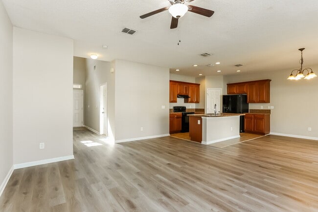 Photo - 6177 Casterbridge Rd