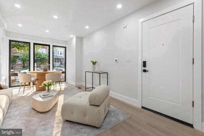 Photo - 3923 14th St NW Unit 2