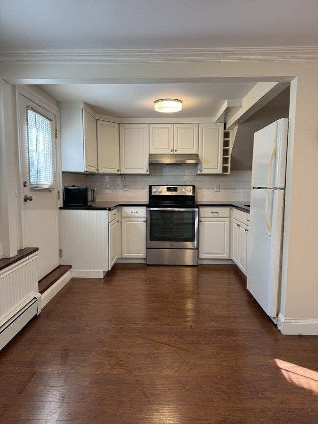 Building Photo - 89 19th St Unit A Little Something
