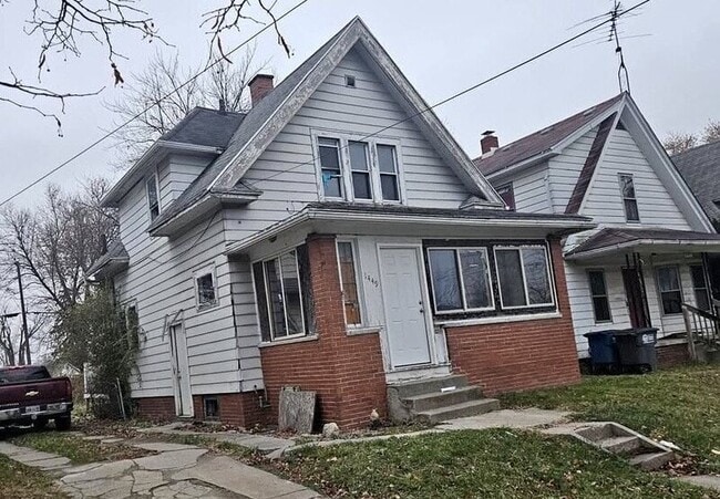 Photo - 1449 Walbridge Ave