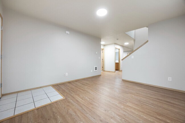 Photo - 5Bed/2.5 Bath home available in SE Portland