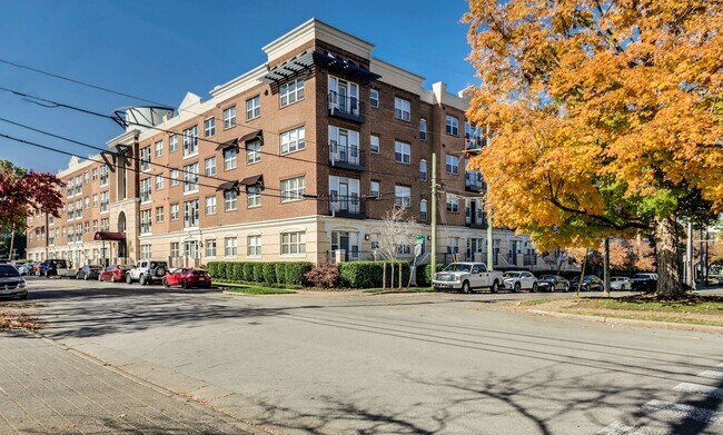 Photo - Spacious 3BR/2BA end unit at Bristol West ...