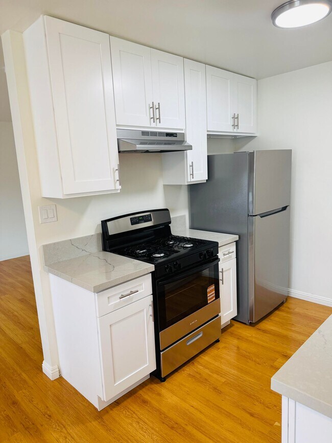 459 Orange Ave #9