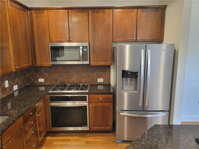 Photo - 655 Mead St SE