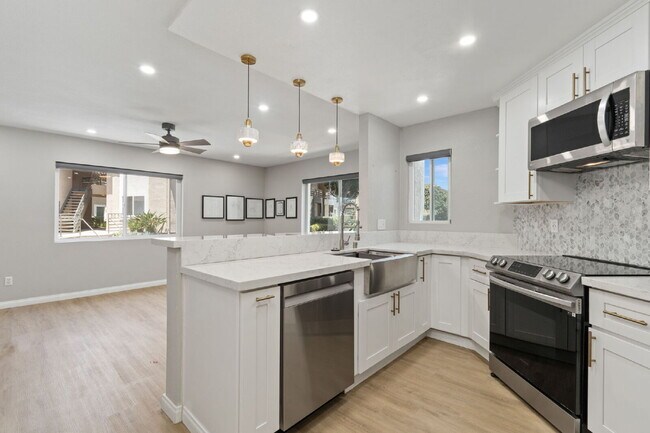Photo - Stunning, Serene and Modern Luxury! Unit 2423