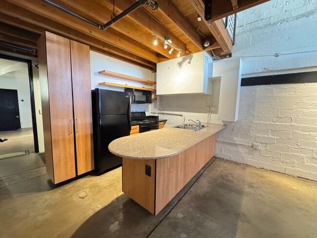 Photo - University/Nob Hill Studio