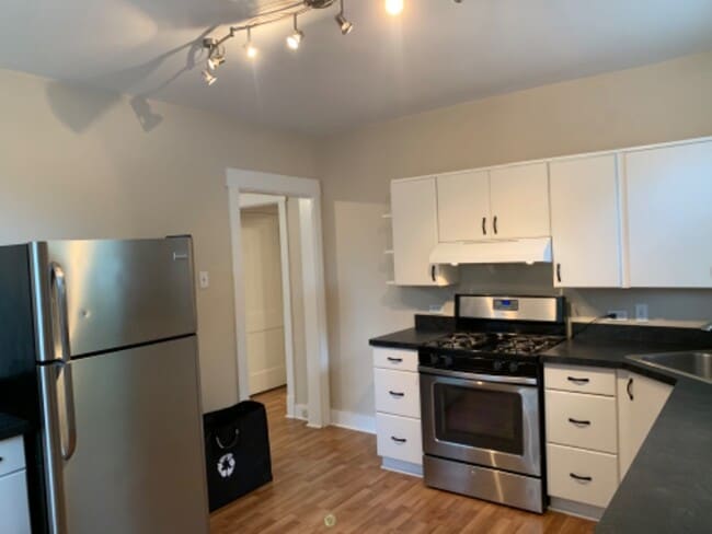 Building Photo - 313 311 Augusta St Rental
