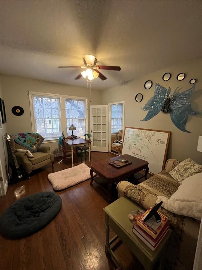 Photo - 416 W 32nd St