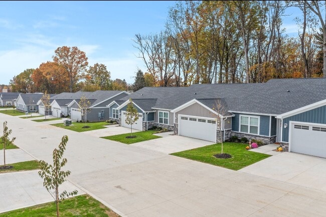 Building Photo - The Villas at Wyles Farms