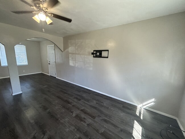 Photo - 5510 N Johnstown Ave