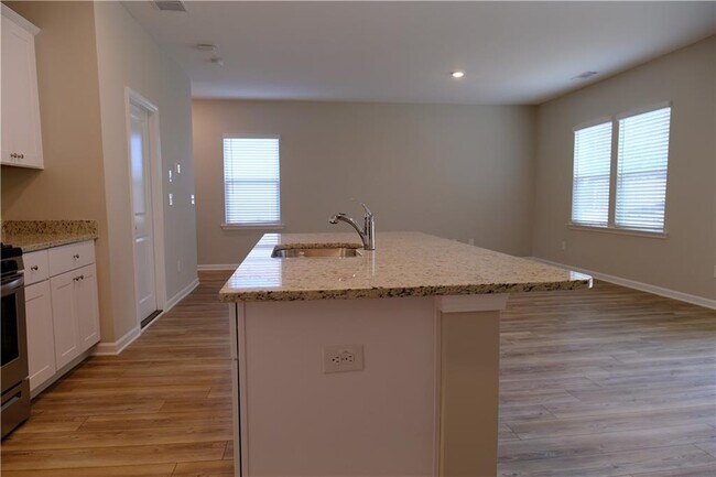 Photo - 4237 Waxwing St