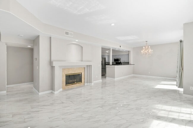 Building Photo - 8631 Via Mallorca Unit F Rental