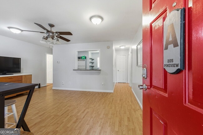 Photo - 205 Pineview Dr