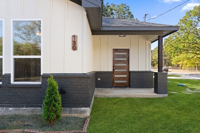 Photo - 150 Bandera Cir