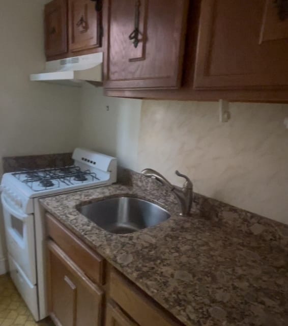 Photo - 64 Maple St