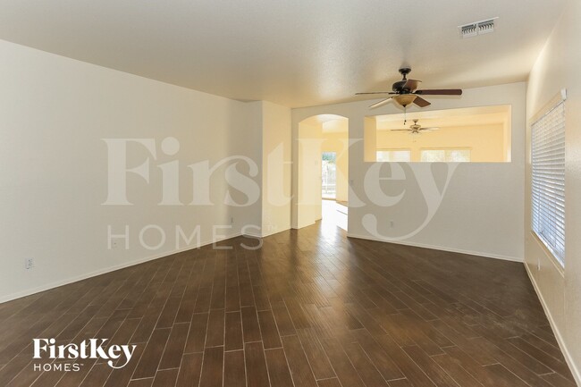 Photo - 718 S 124th Ave