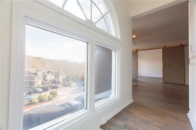 Photo - 45 St Claire Ln NE