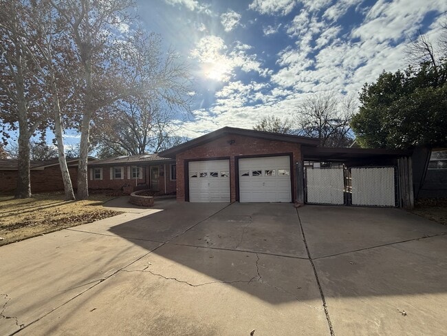 Photo - 2709 57th St