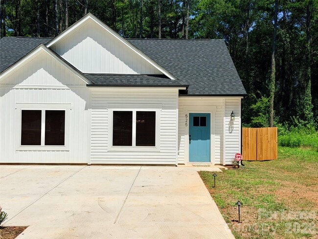 Building Photo - 525 N Linwood Ave