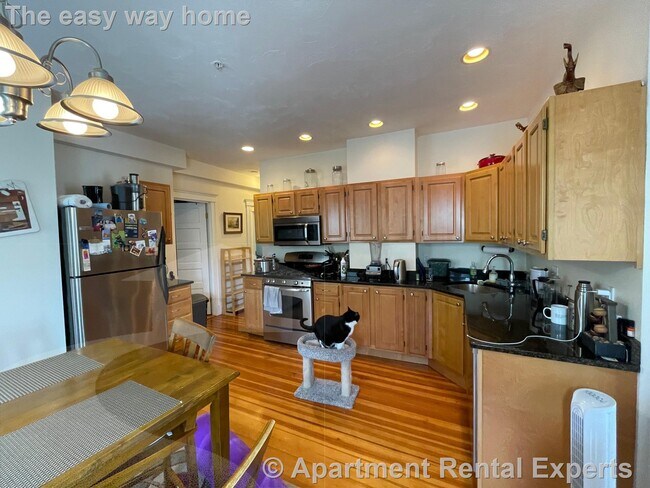 Photo - 183 Rindge Ave Unidad #2