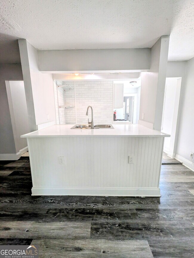 Photo - 260 Patterson Ave SE