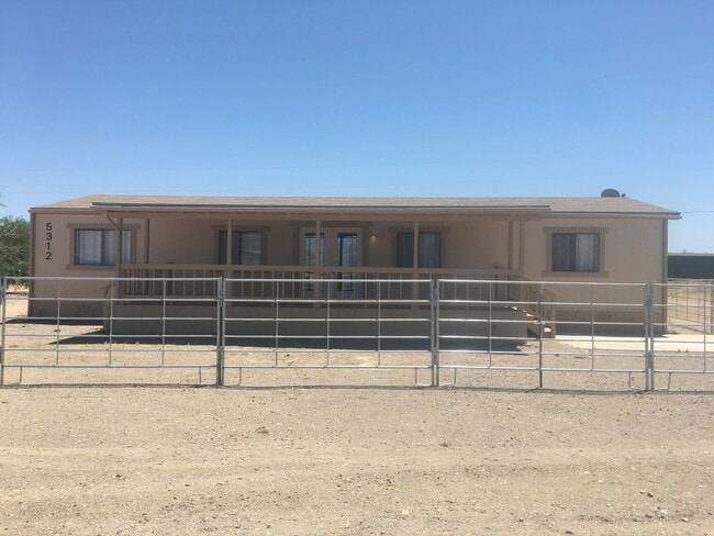 Building Photo - 3 Bedroom, 2 Bathroom Home