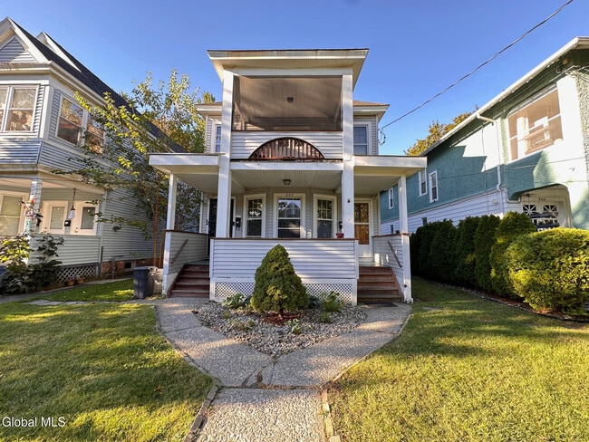 Building Photo - 864 Myrtle Ave Unit 1