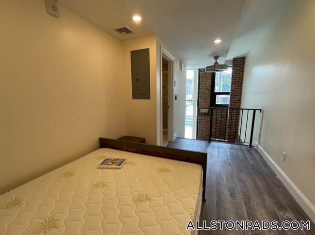 Photo - 1028a Commonwealth Ave Unit 103