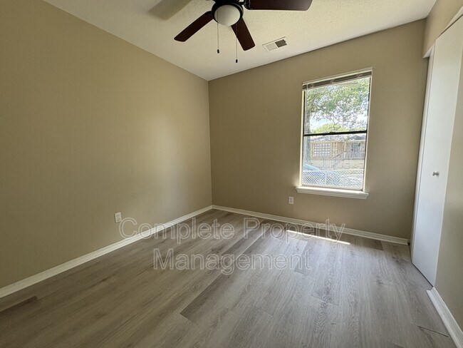 Photo - 1920 15th Way SW