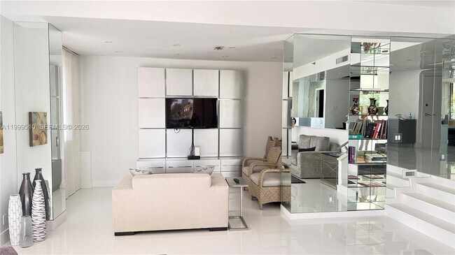 Photo - 19707 Turnberry Way Unidad TH-6