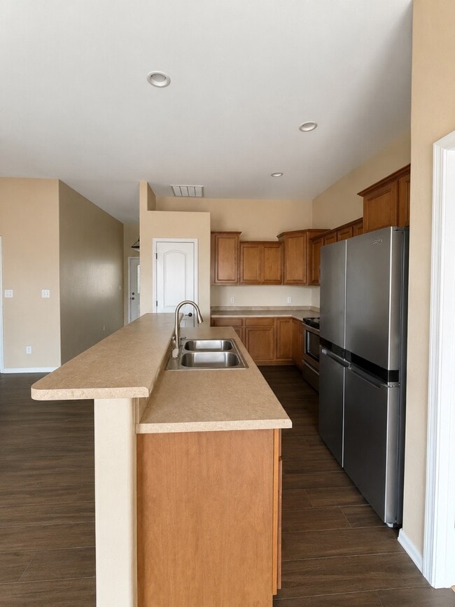 Photo - 450 Juniper St