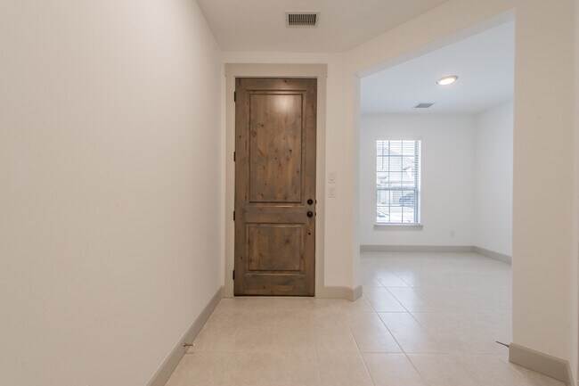 Photo - 2260 Bower Lane