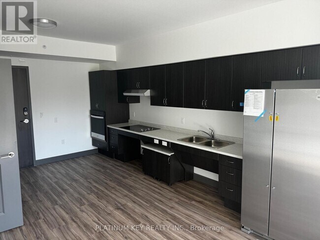 Photo - 22645 Adelaide Rd