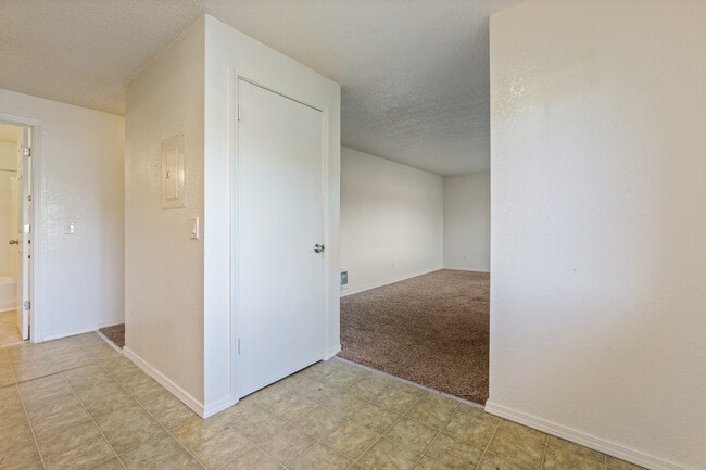 Photo - 748 Old Pacific Hwy SE