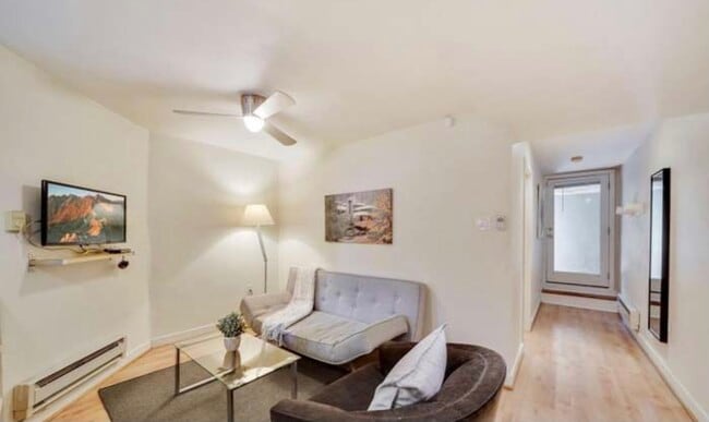 Photo - 1013 Otis Pl NW Unidad B (Basement)