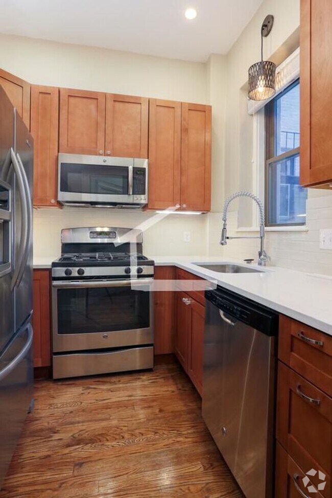 Building Photo - Beautiful 2 bed unit located next to Fenwa... Rental