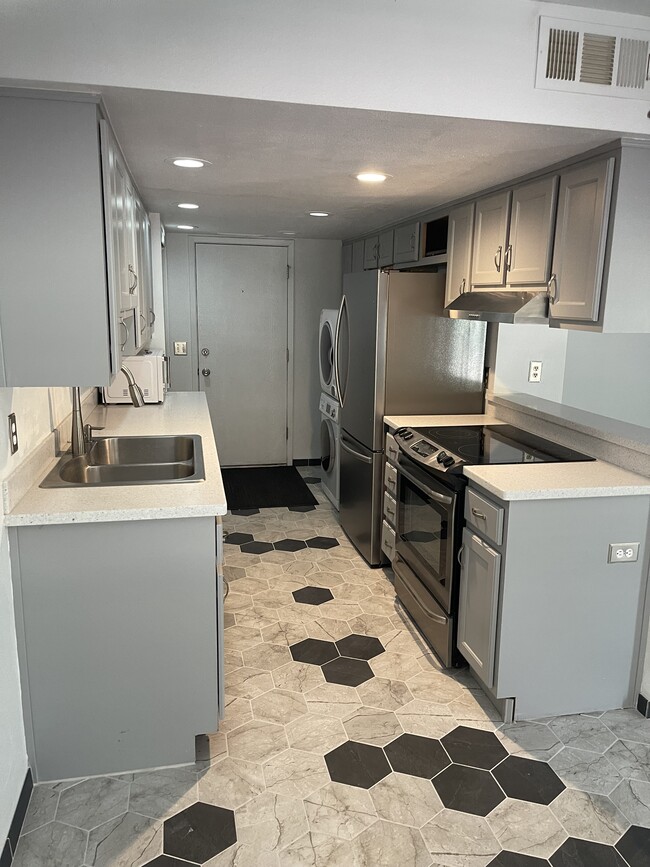 Photo - 8445 S 48th St