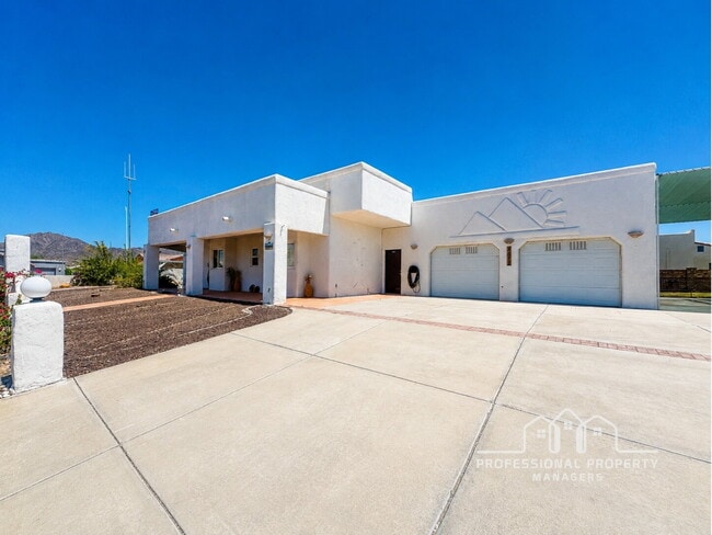 Photo - 3-bedroom, 3-bathroom home in Foothills Mobile Est
