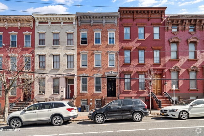 Building Photo - 97 Ten Broeck St Unit 3 Rental