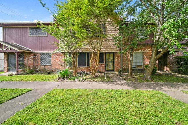 Building Photo - 13464 Castilian Dr