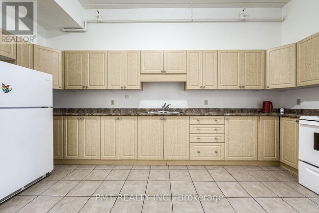 Photo - 150 Colborne St E Unit 208