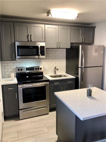 Photo - 112 Ardmore Pl NW