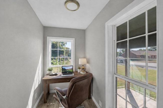 Photo - 1215 W 5th St