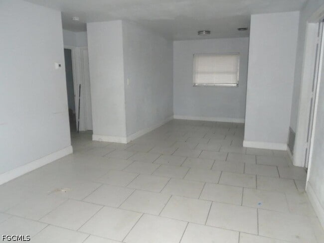 Photo - 2623 Linhart Ave