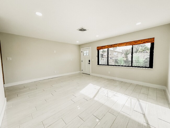 Photo - 1847 Shore Acres Blvd NE