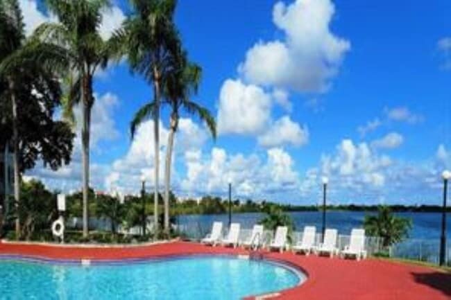 Photo - 2841 N Oakland Forest Dr Unit 107