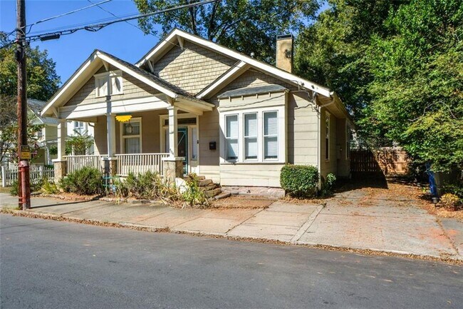 Photo - 404 Ormond St SE